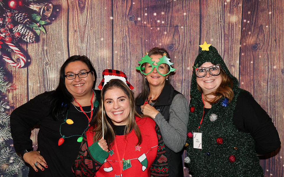 HolidaySocial_December2024_Blog1-(1).jpg HolidaySocial_December2024_Blog1-(1).jpg